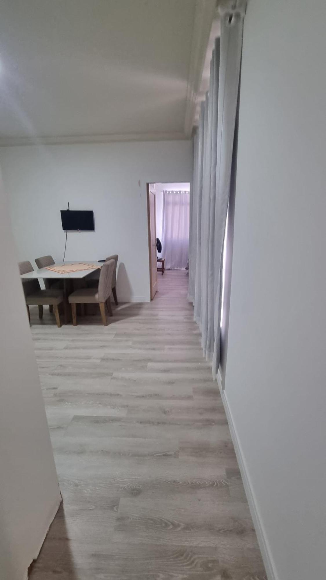 Na Localizacao De A 100m Do Mar *